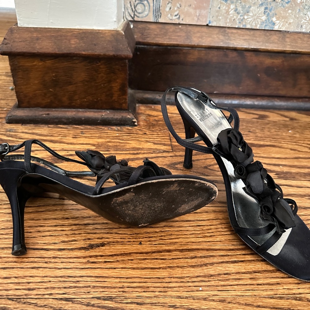 Stuart Weitzman Black Ruffle Heels - Picture 3 of 3